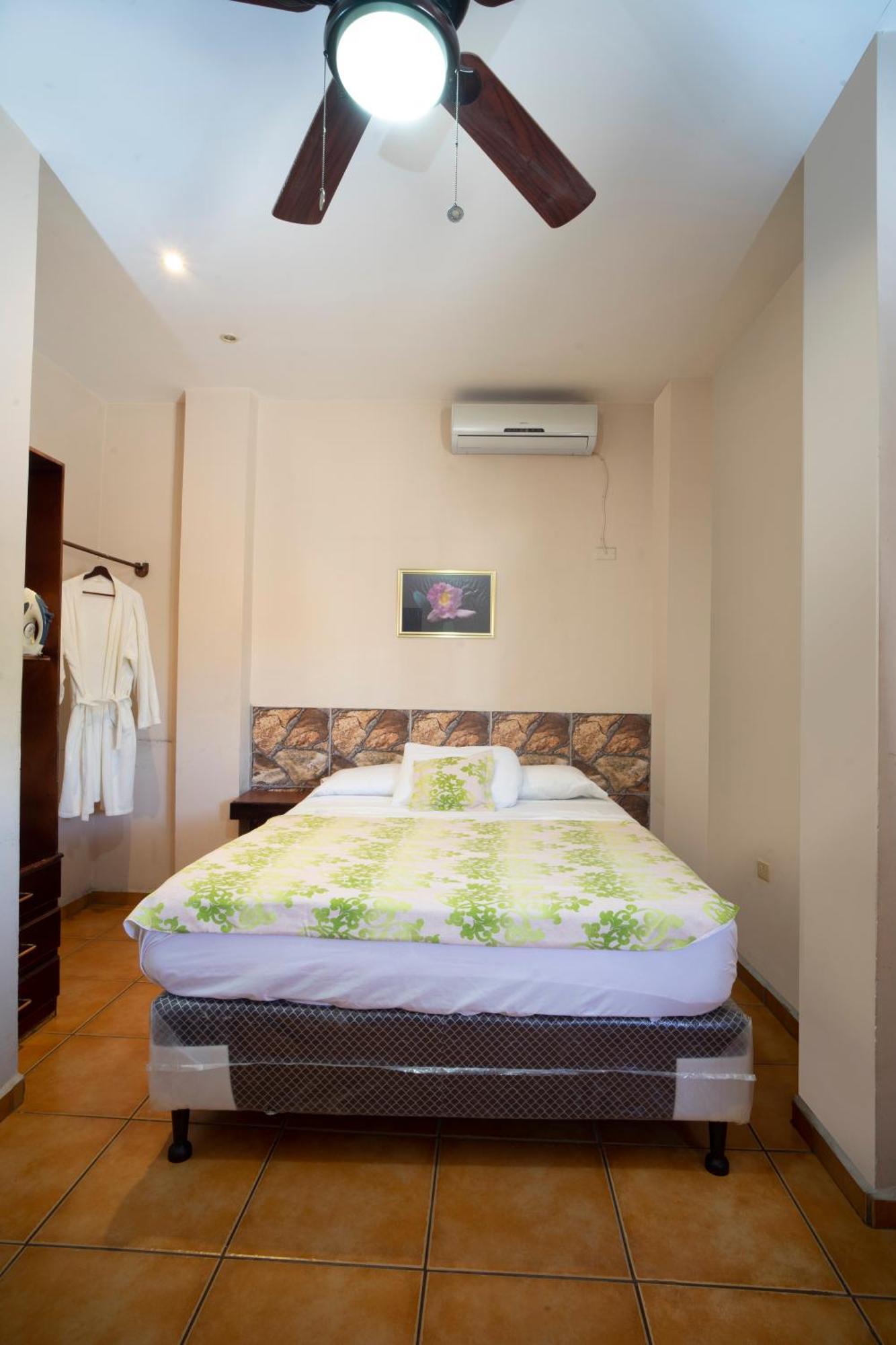 Apart Hotel La Trejo San Pedro Sula Exterior photo